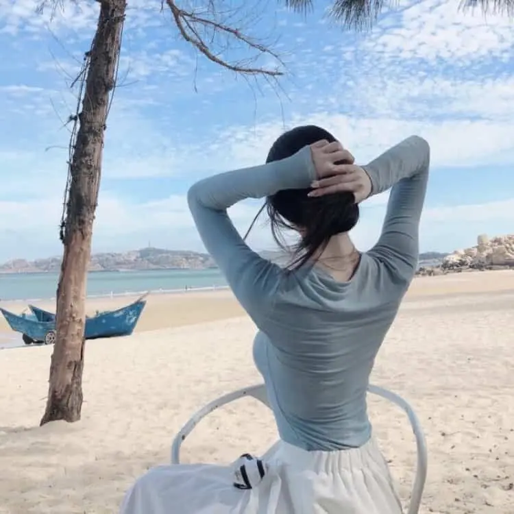 【高分伦理】《砂之女》超清修复在线观看：被困在沙谷里被迫与寡妇交配繁衍的昆虫学家，绝望的生存隐喻