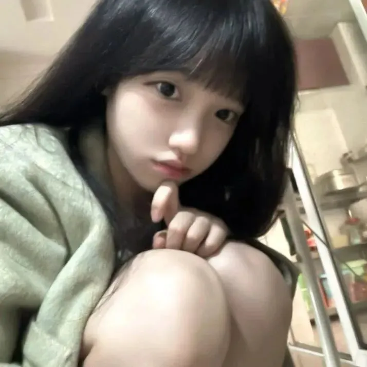 宫崎骏治愈童话《魔女宅急便》国日双语：骑着扫帚的13岁小魔女，每个女孩成长的必经之路